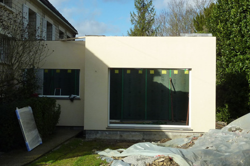 Une extension en bois réalisée en 1 jour à Caen